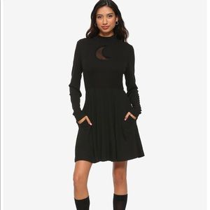 Hot Topic Black Long Sleeve Moon Cutout Pocket Dress L